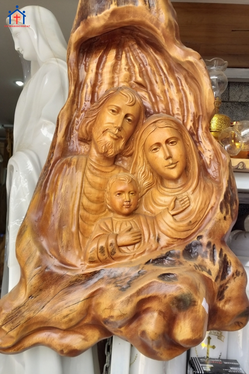 Gia đình thánh gia gỗ trai