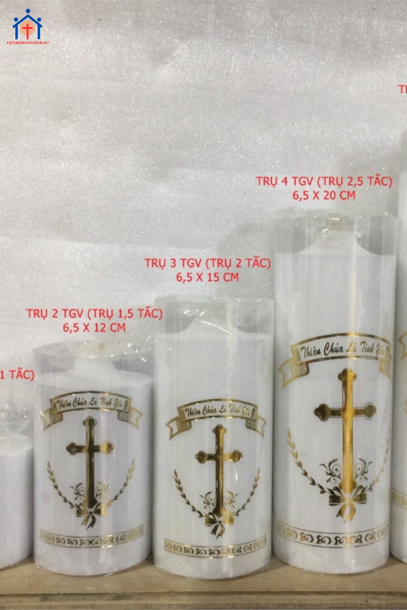 Nến trụ thánh giá vàng